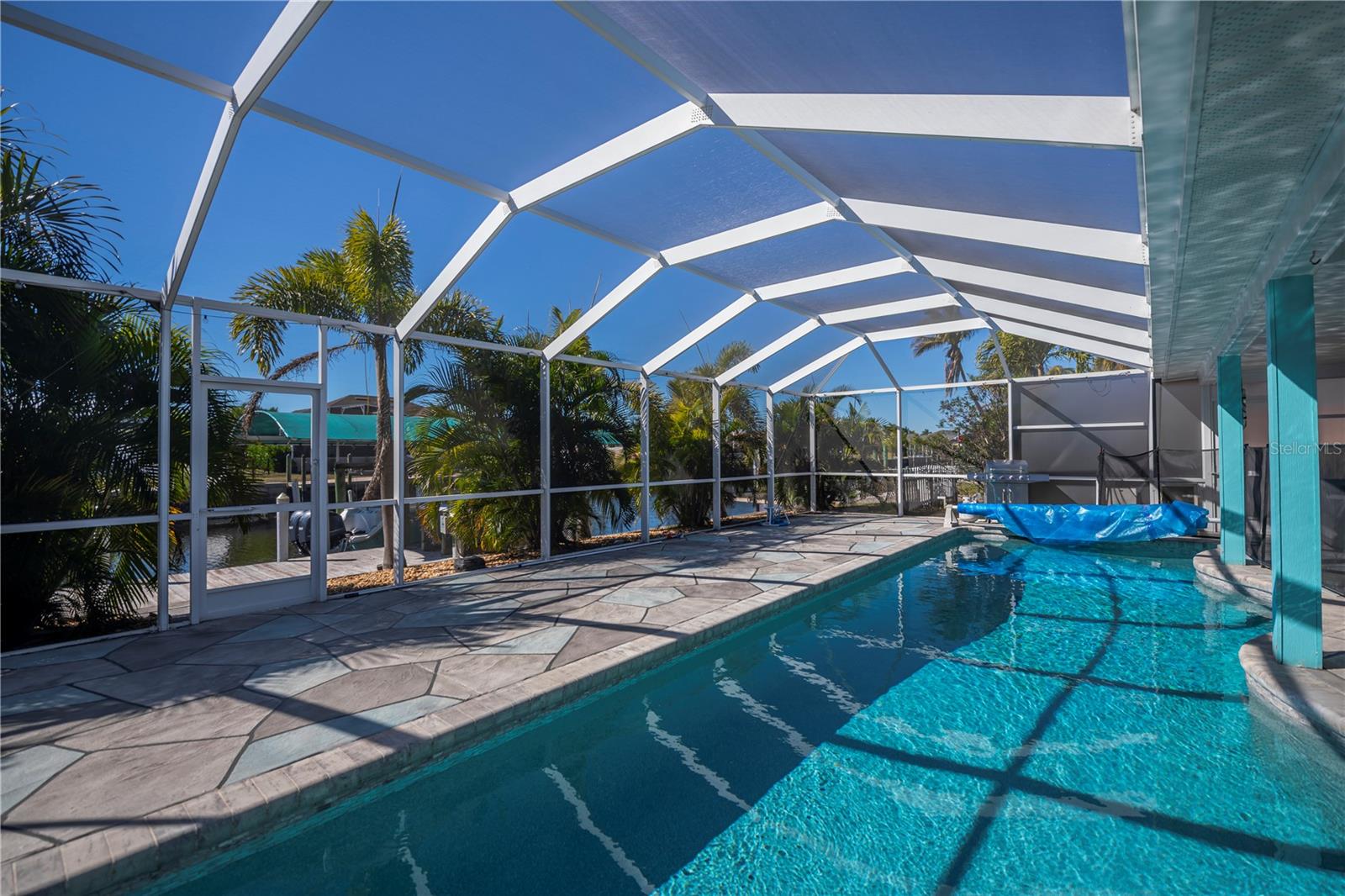 Image 77 of 95 For 121 Sinclair Street Se