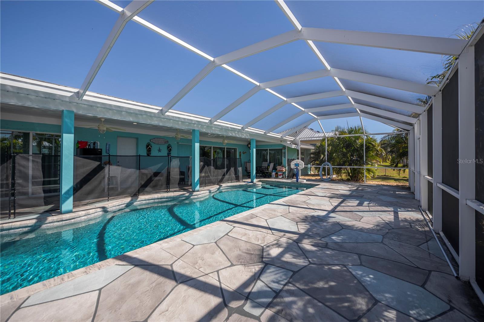 Image 78 of 95 For 121 Sinclair Street Se