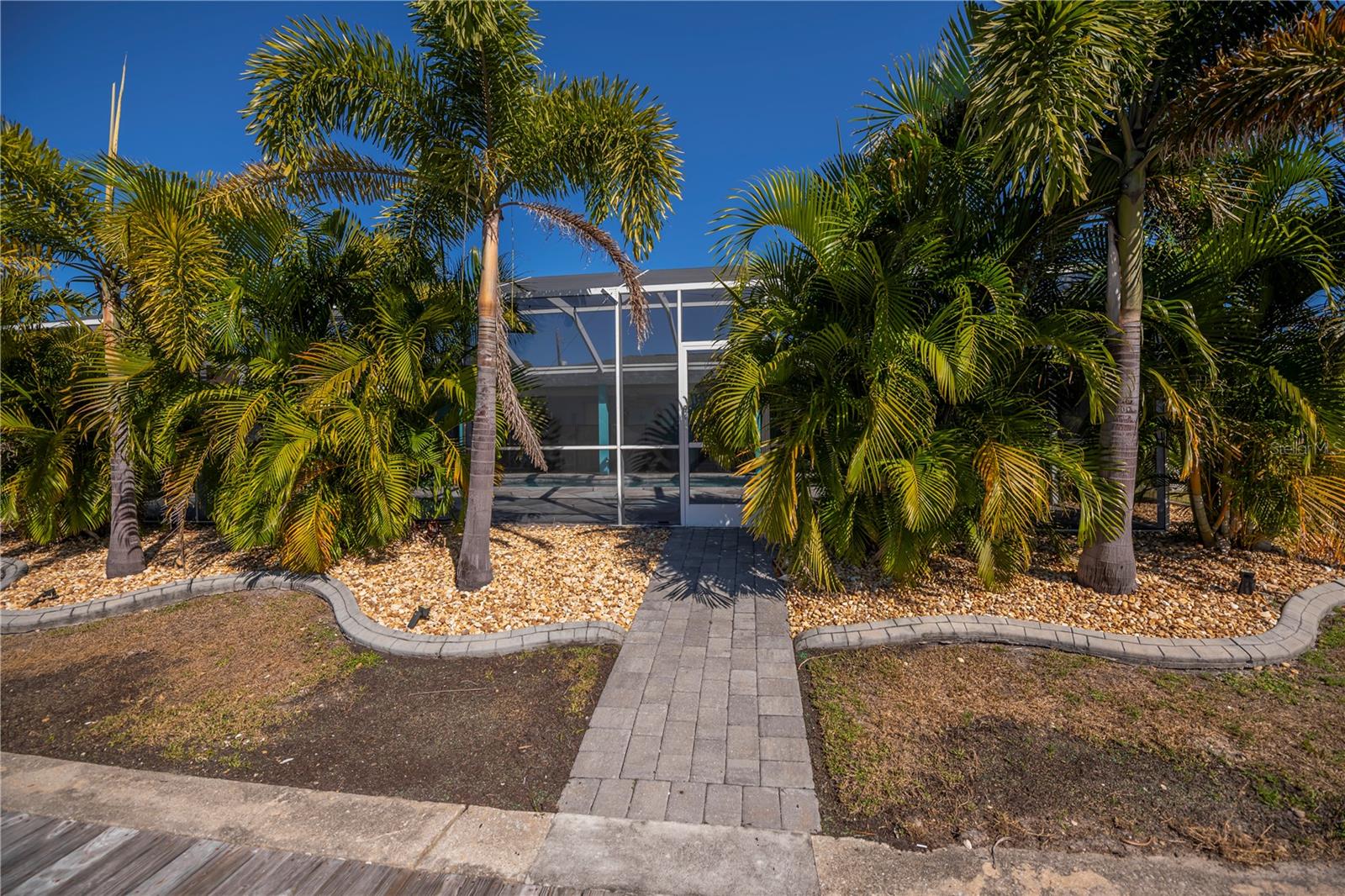 Image 79 of 95 For 121 Sinclair Street Se