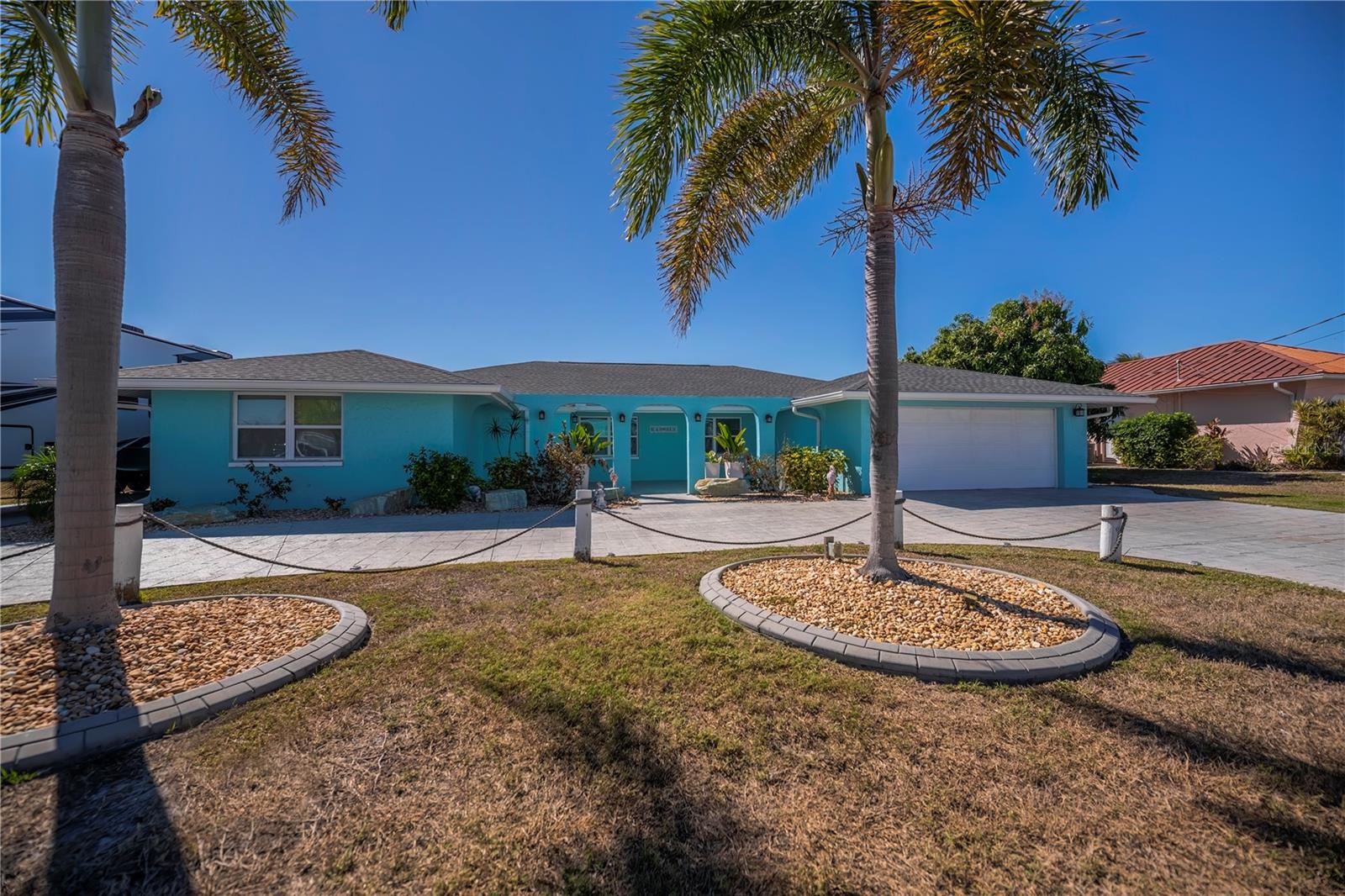 Image 8 of 95 For 121 Sinclair Street Se