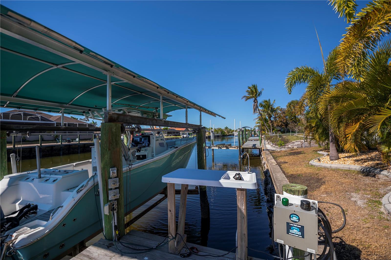 Image 82 of 95 For 121 Sinclair Street Se