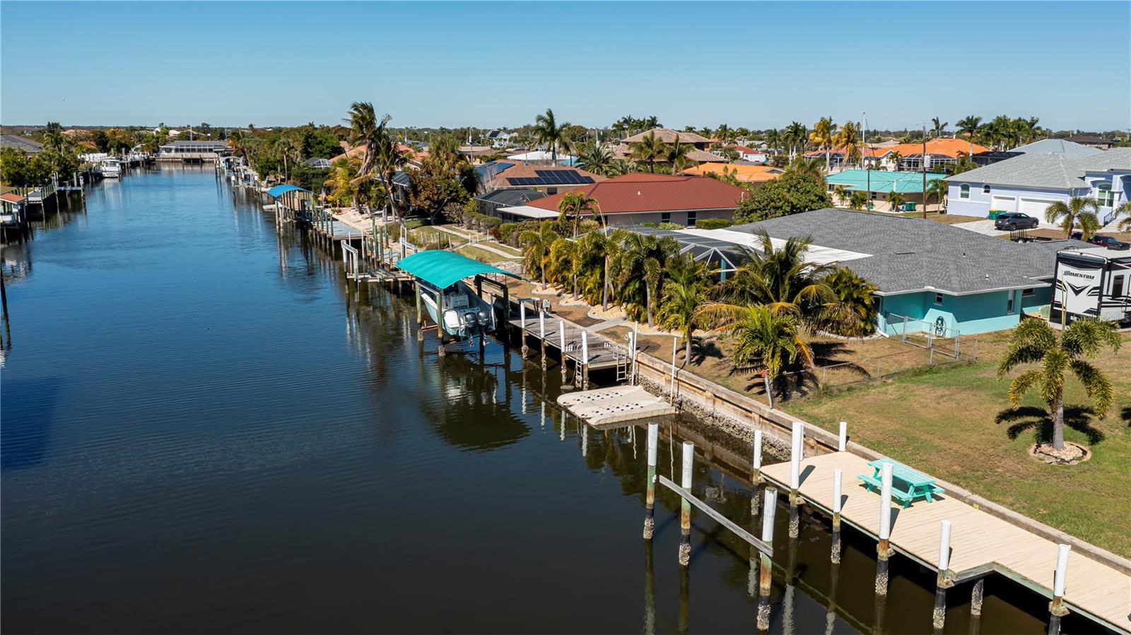 Image 86 of 95 For 121 Sinclair Street Se