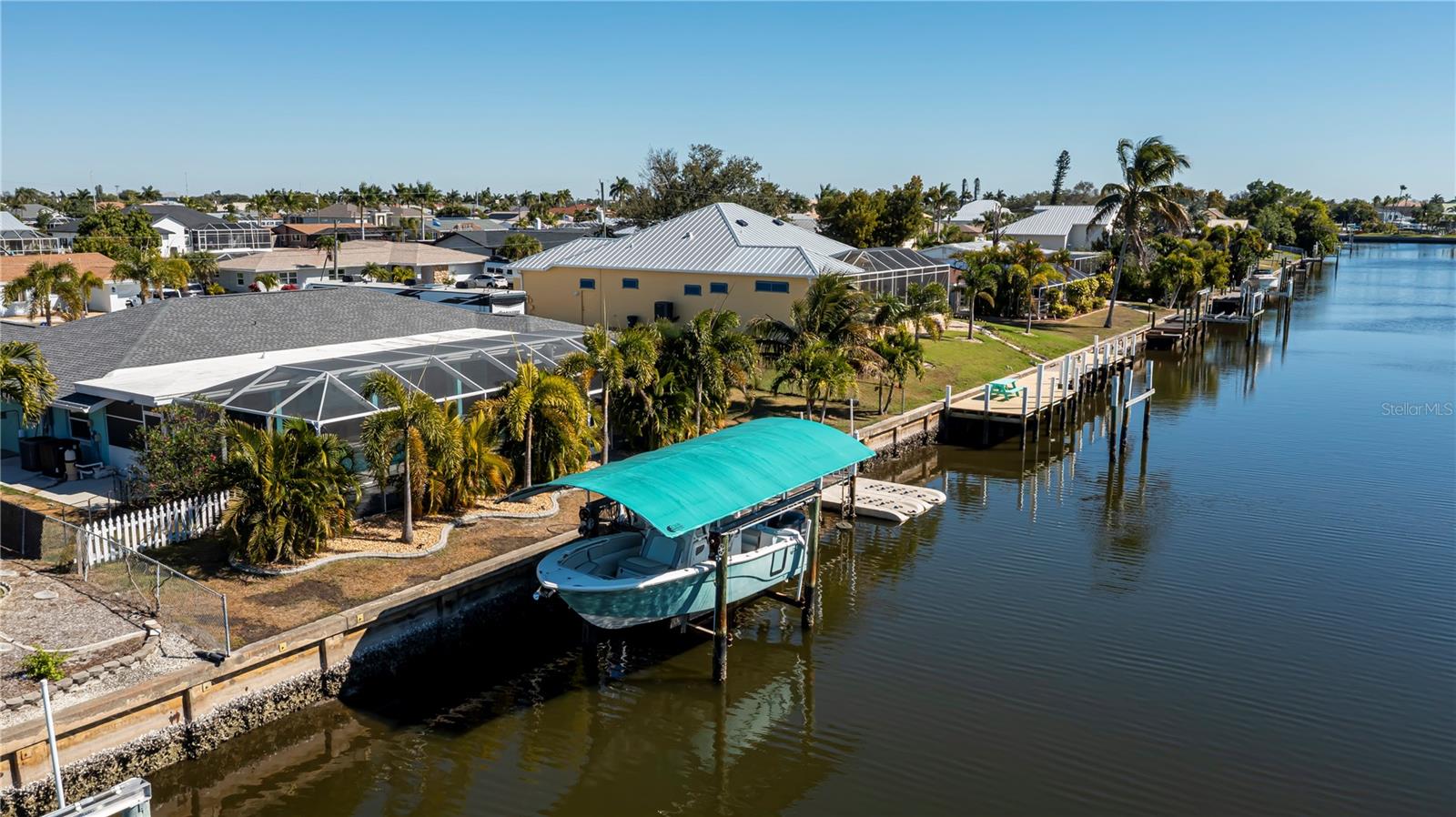 Image 87 of 95 For 121 Sinclair Street Se