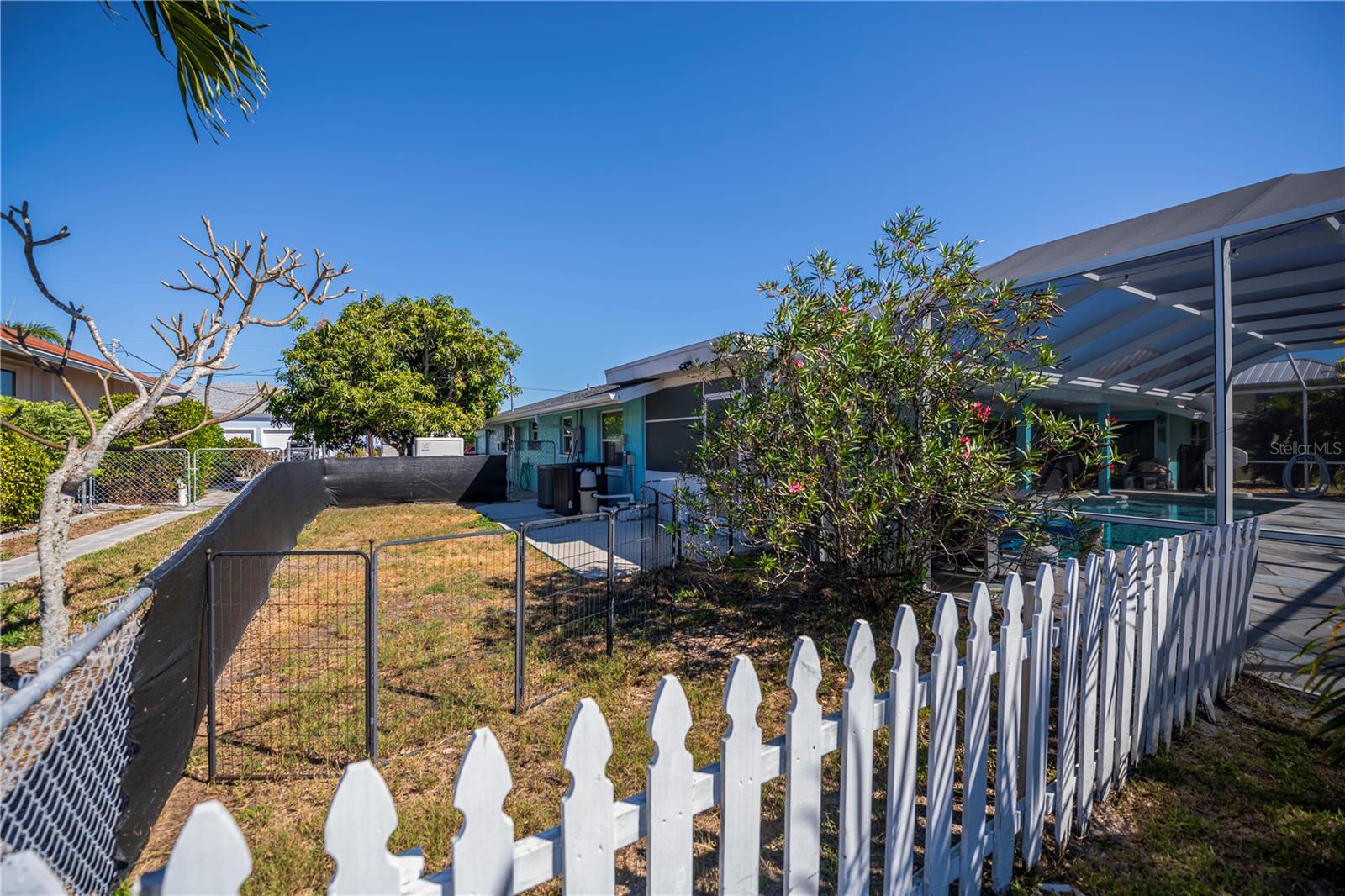 Image 88 of 95 For 121 Sinclair Street Se