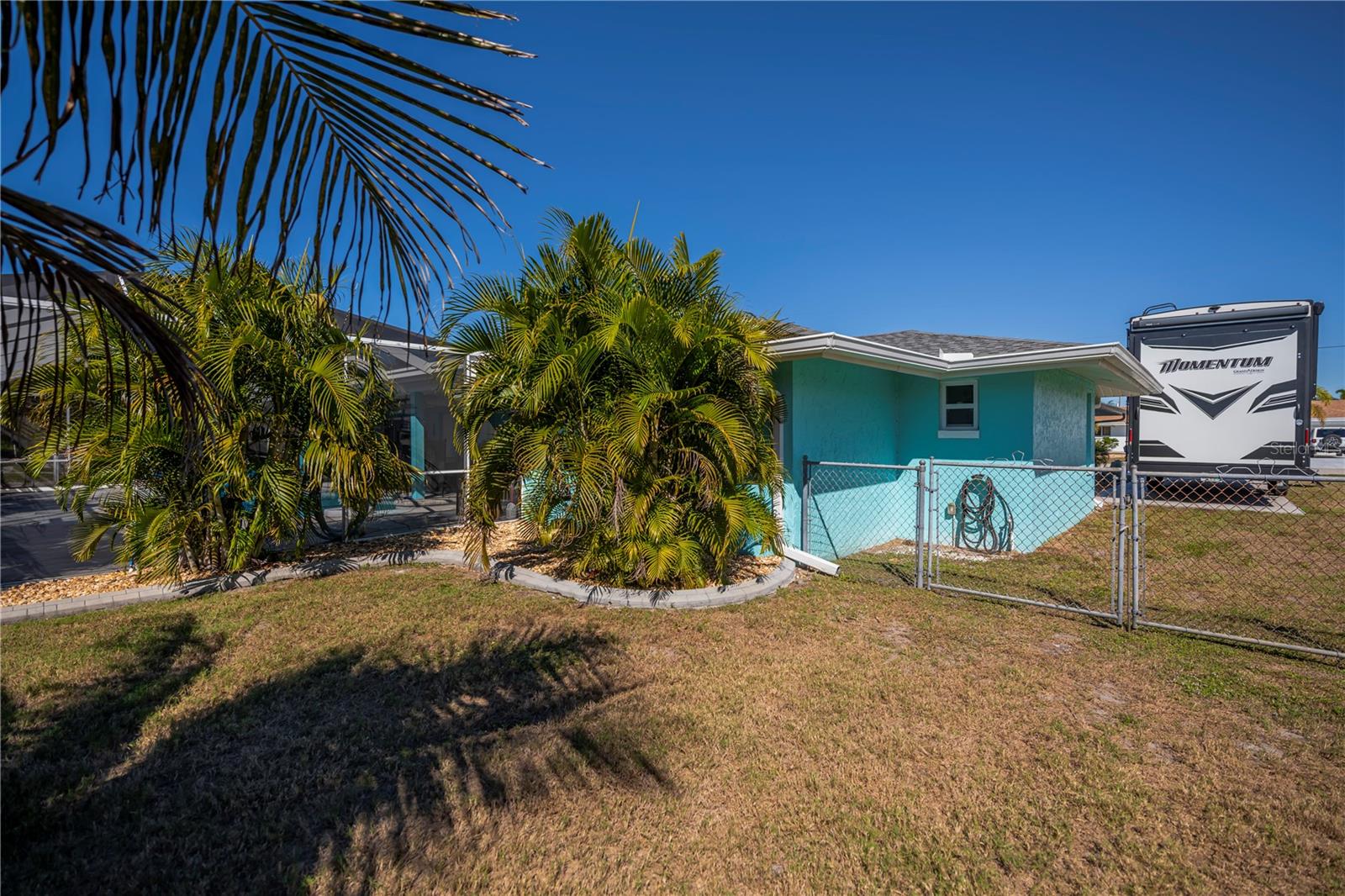 Image 89 of 95 For 121 Sinclair Street Se