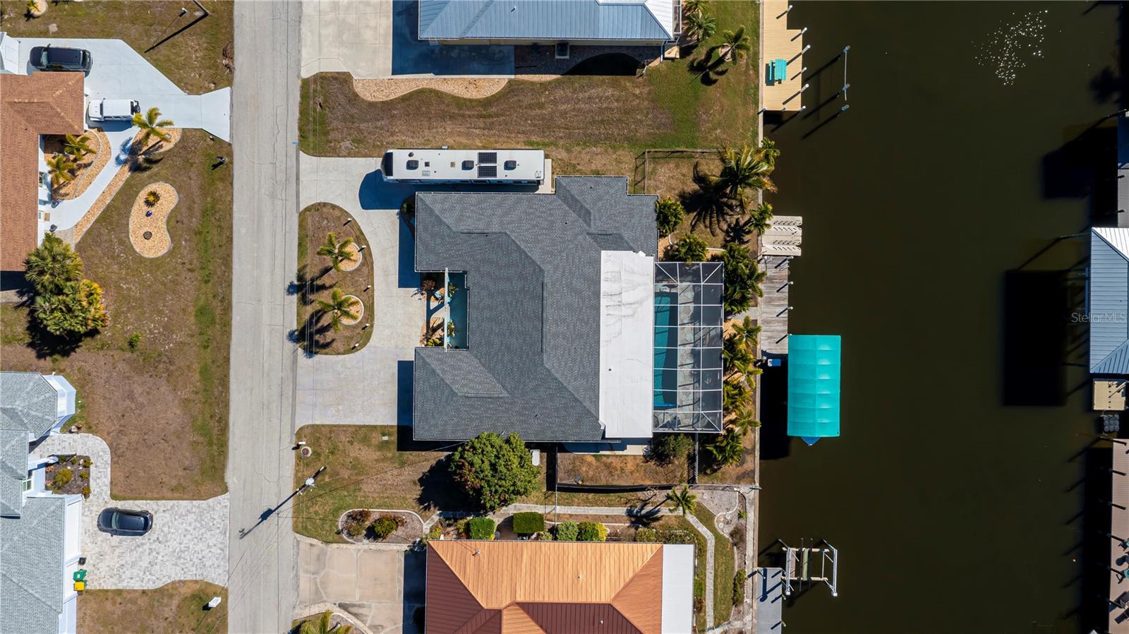 Image 9 of 95 For 121 Sinclair Street Se