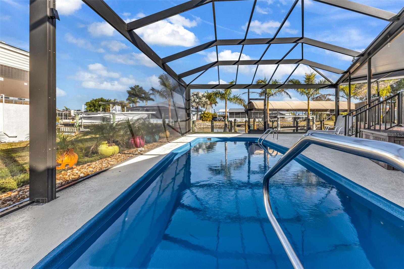 Image 12 of 66 For 700 Longbeach Court