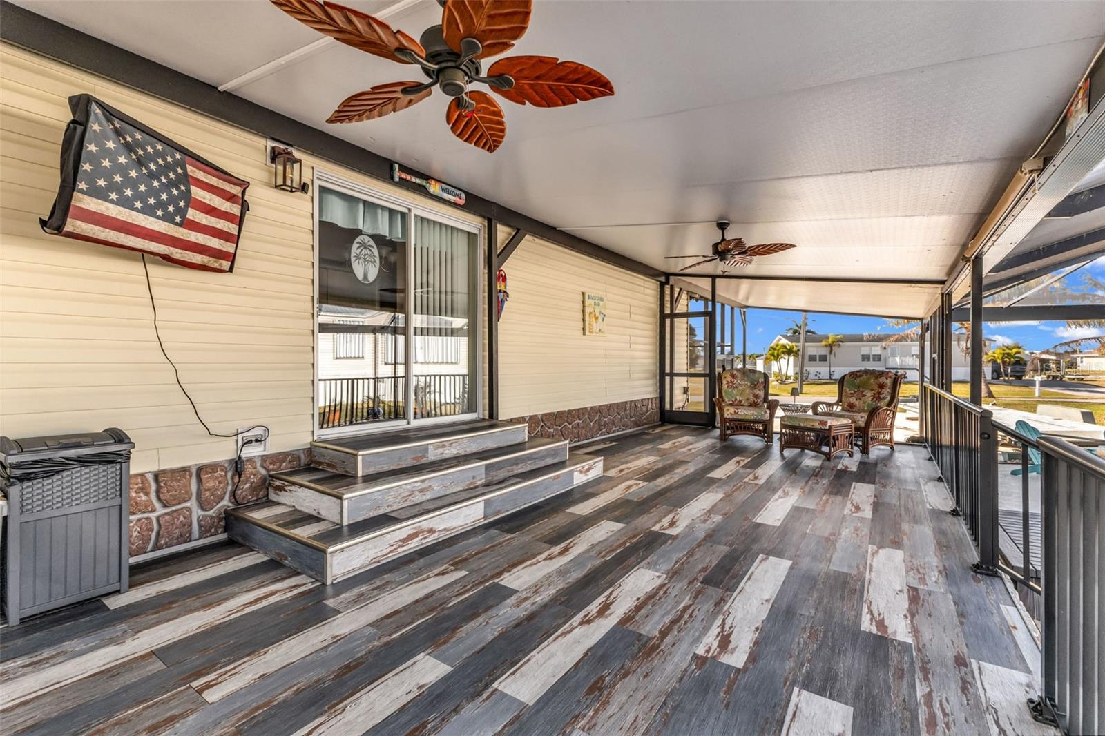 Image 15 of 66 For 700 Longbeach Court