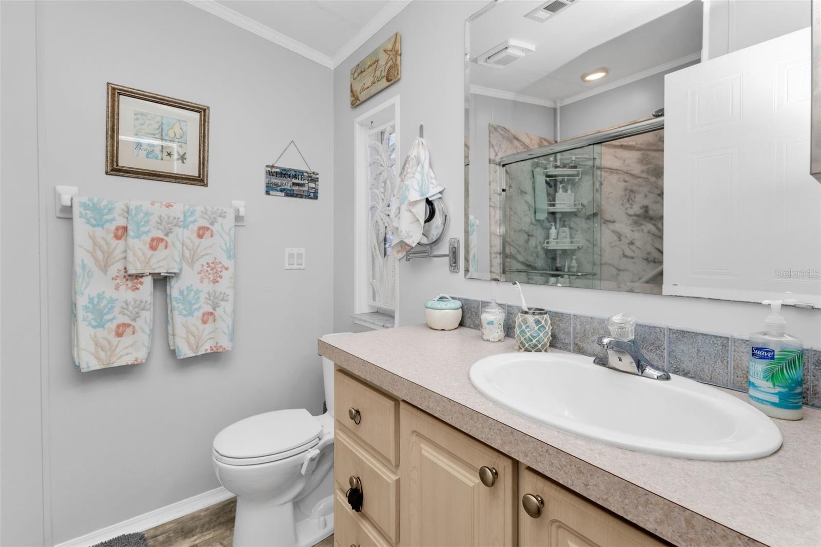 Image 27 of 66 For 700 Longbeach Court