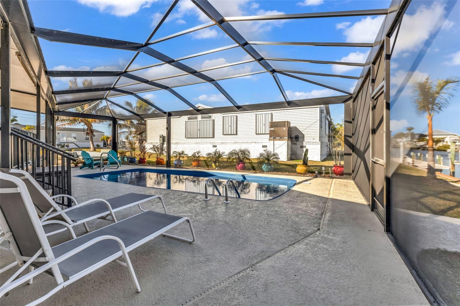 Image 43 of 66 For 700 Longbeach Court