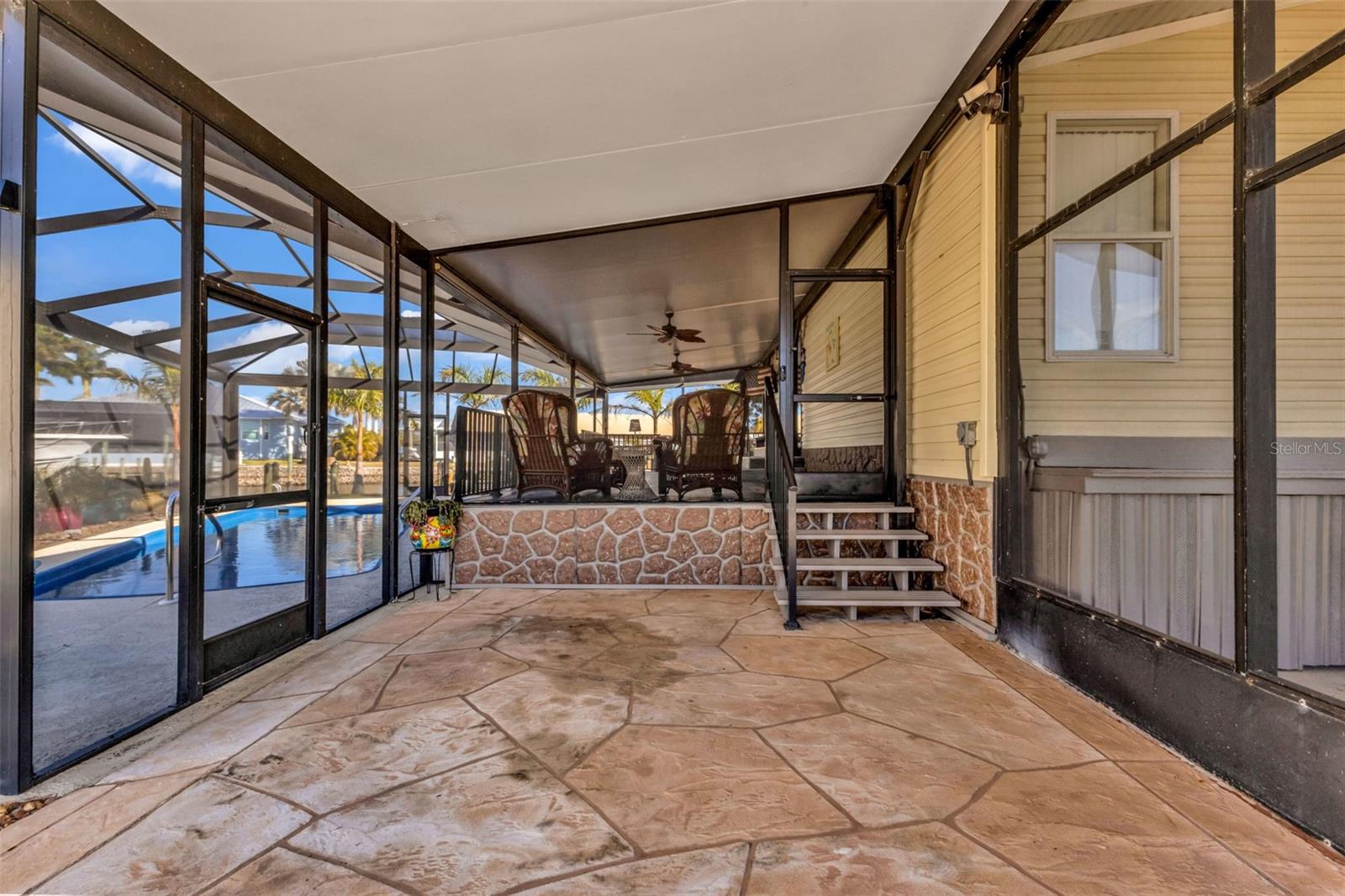 Image 9 of 66 For 700 Longbeach Court