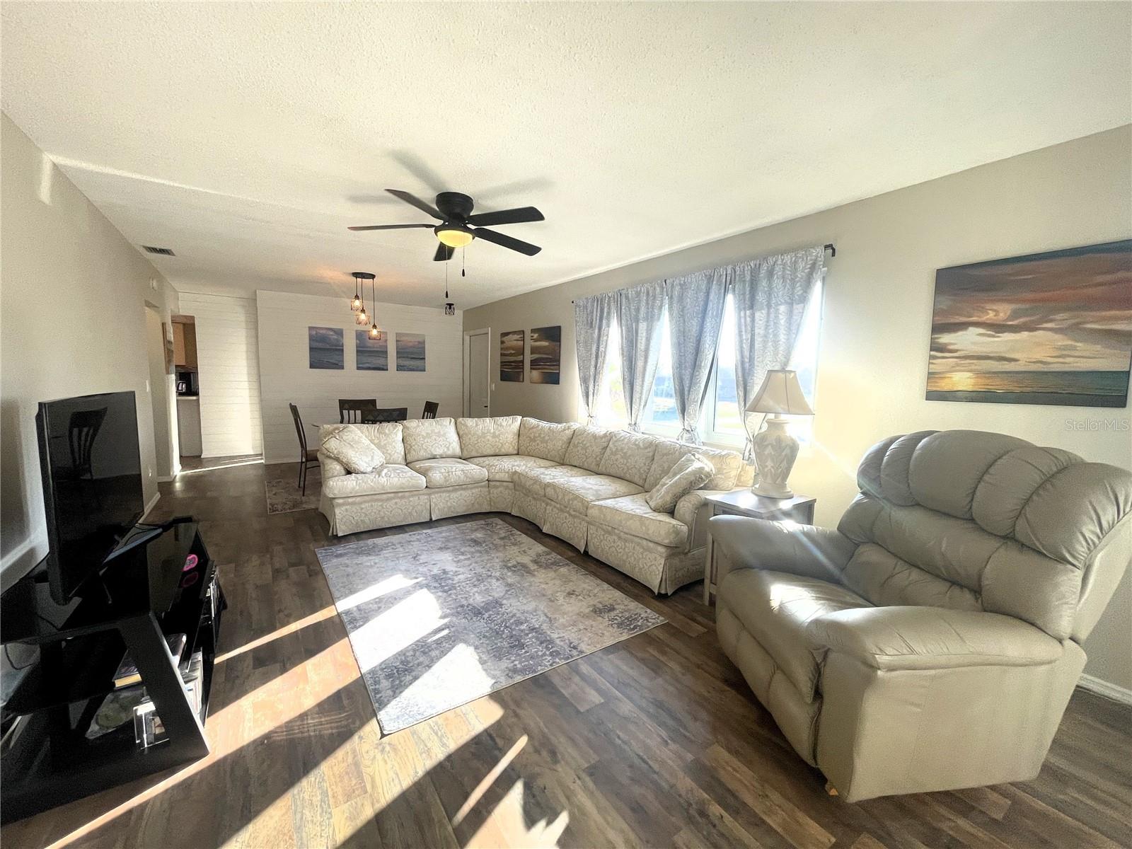 Image 4 of 64 For 200 Rotonda Boulevard W A4