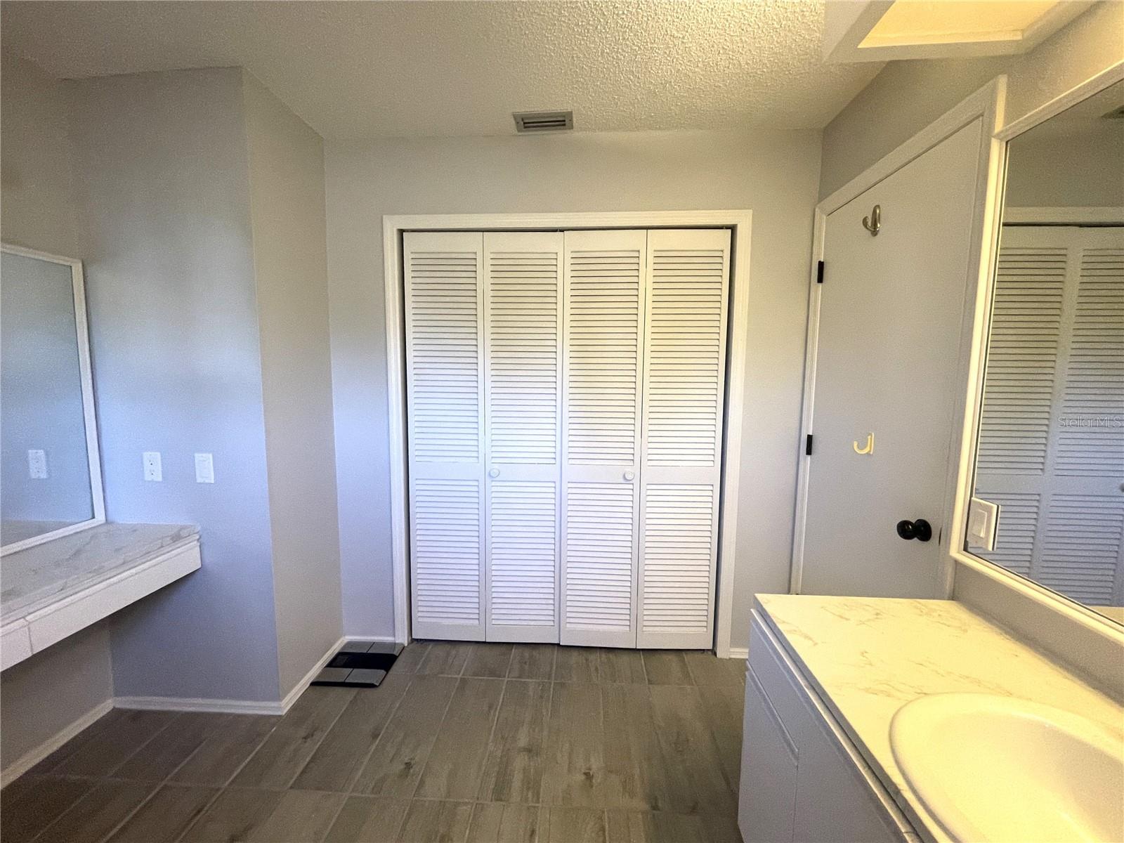 Image 43 of 64 For 200 Rotonda Boulevard W A4