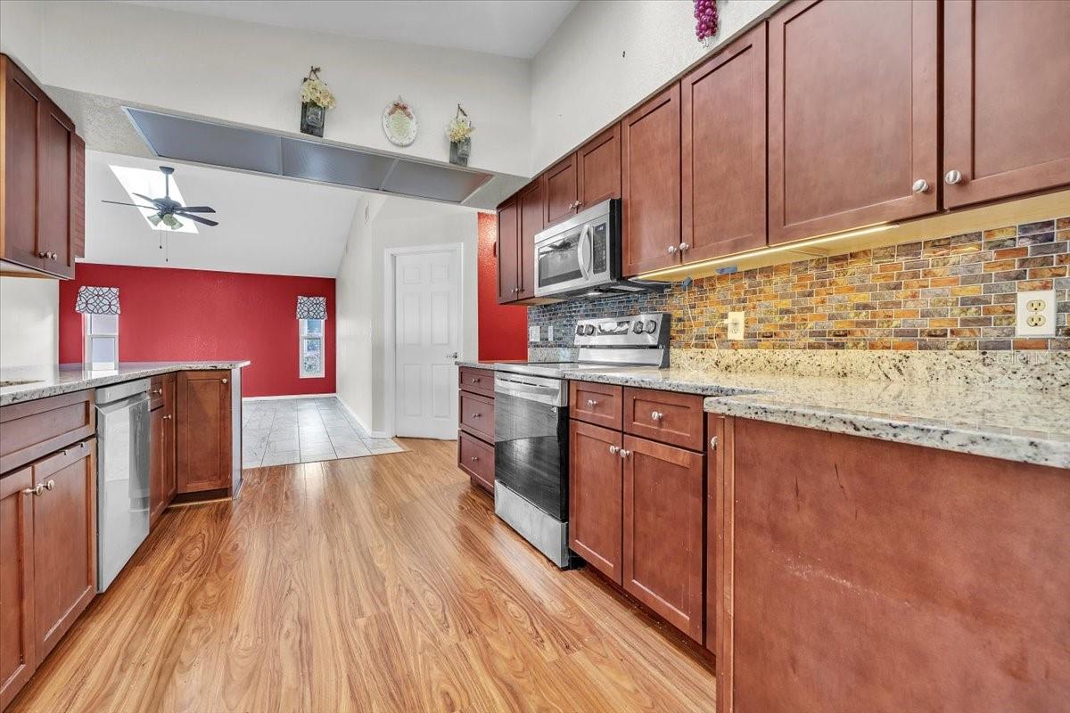 Image 11 of 46 For 1726 Blue Lake Circle