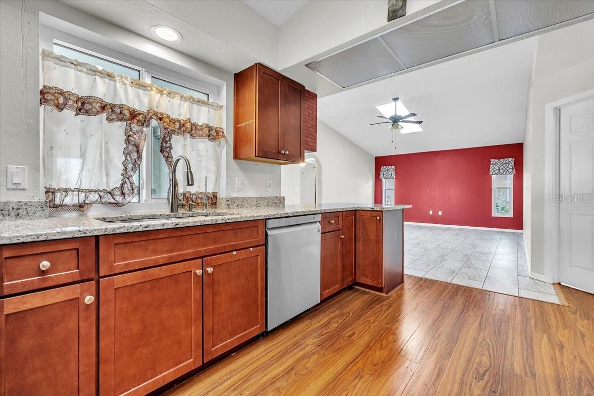 Image 13 of 46 For 1726 Blue Lake Circle