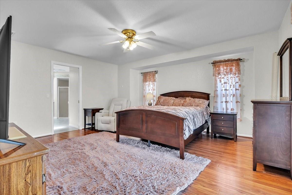 Image 18 of 46 For 1726 Blue Lake Circle