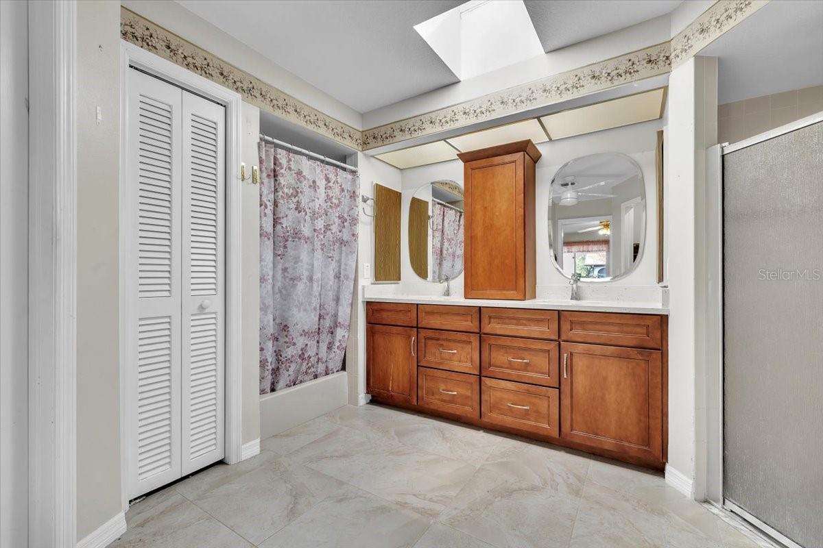 Image 20 of 46 For 1726 Blue Lake Circle