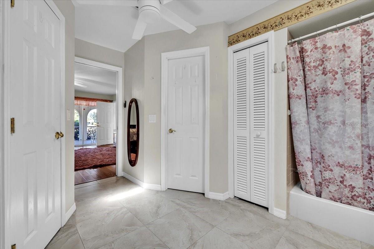 Image 22 of 46 For 1726 Blue Lake Circle