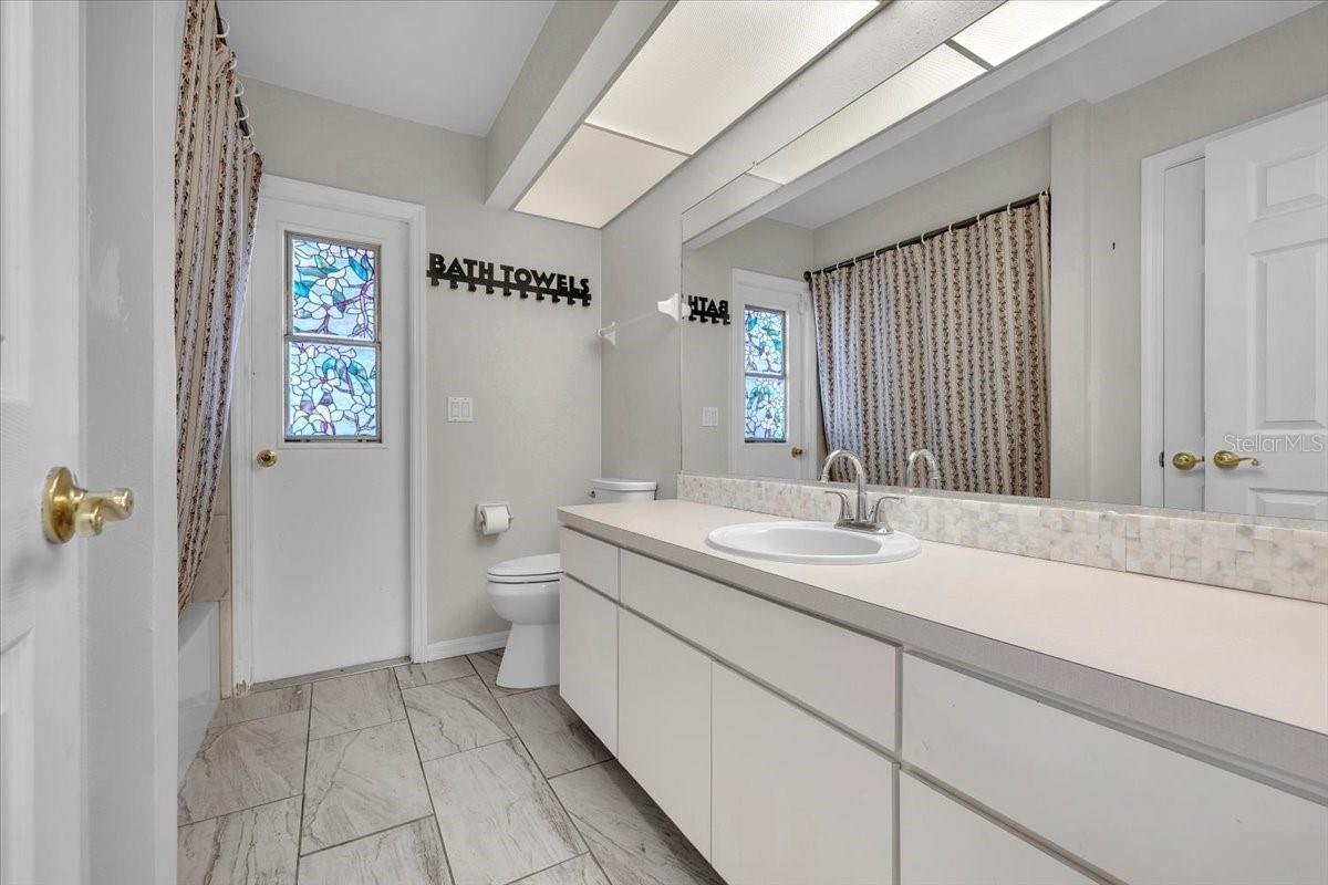 Image 25 of 46 For 1726 Blue Lake Circle