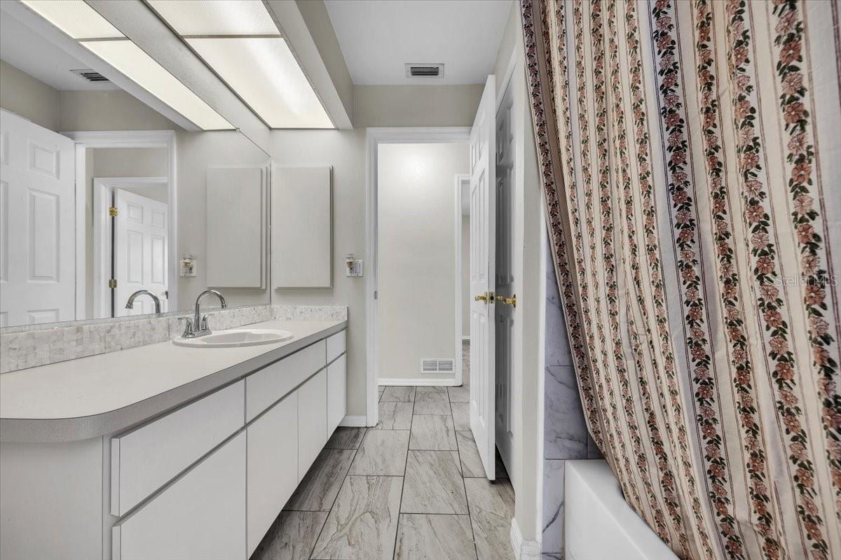 Image 26 of 46 For 1726 Blue Lake Circle