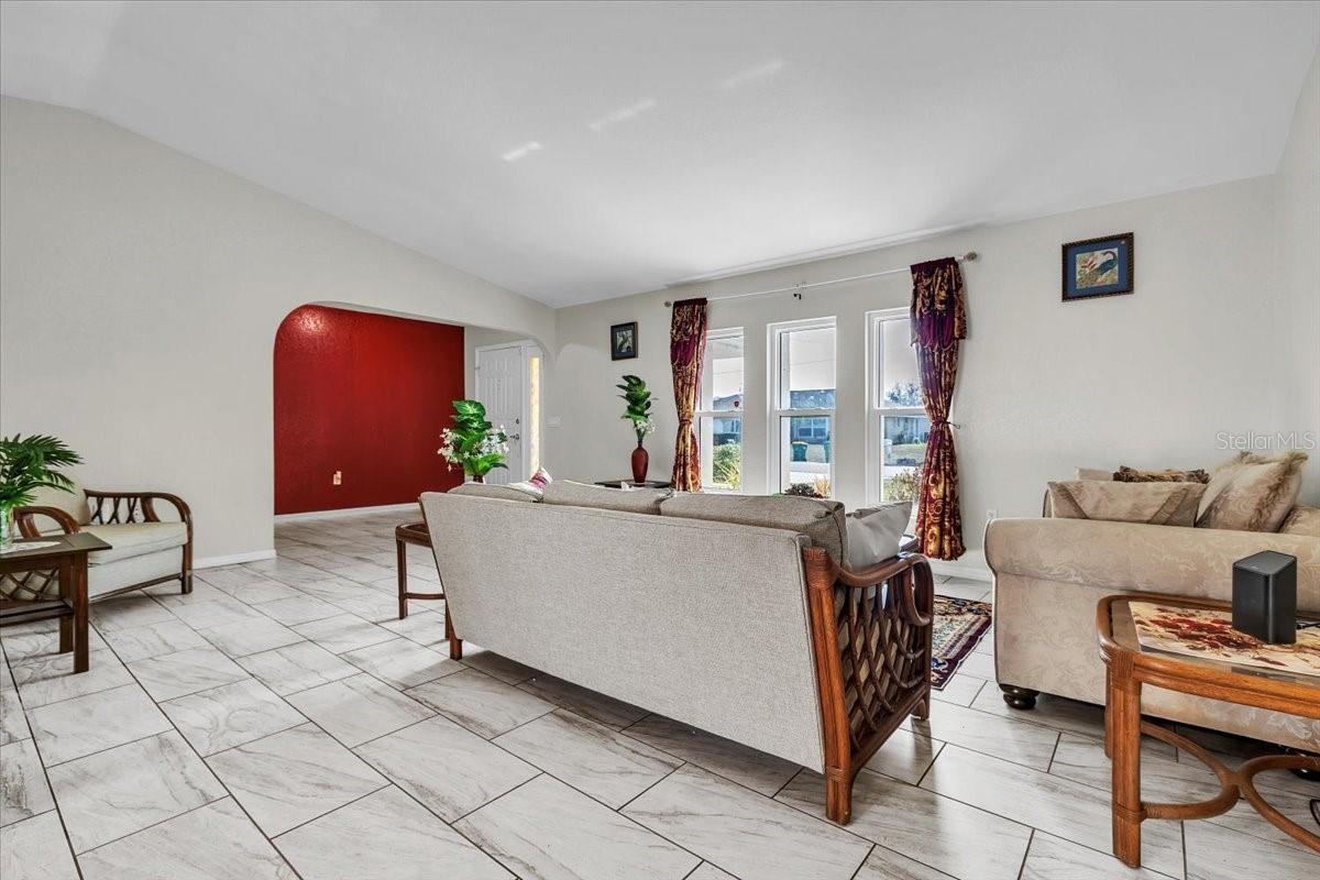 Image 6 of 46 For 1726 Blue Lake Circle