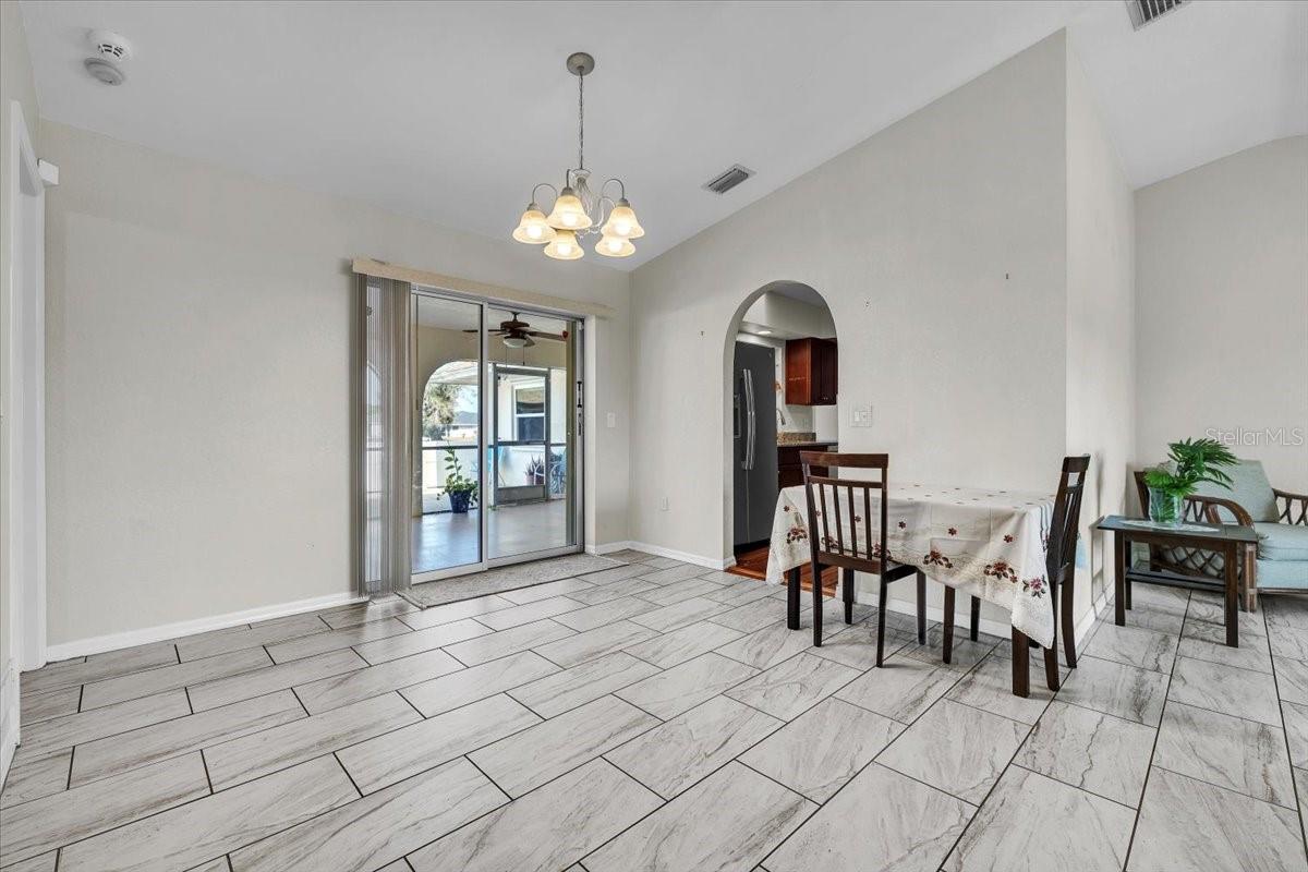 Image 7 of 46 For 1726 Blue Lake Circle