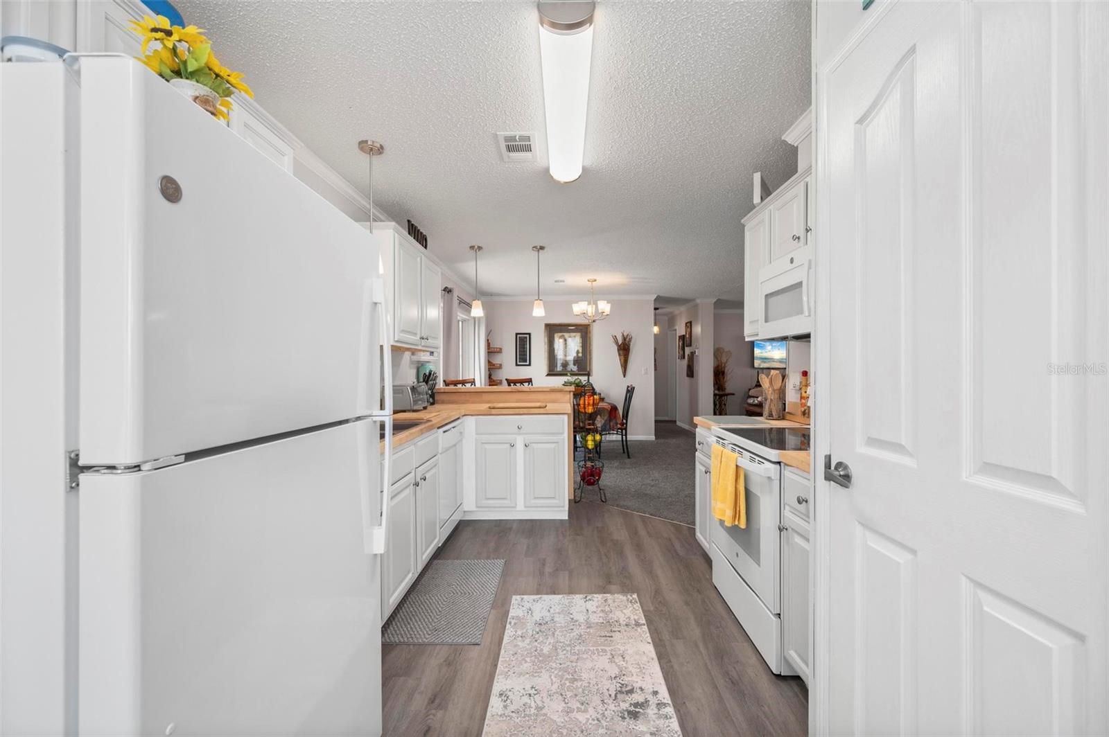 Image 14 of 60 For 1000 Kings Highway 390