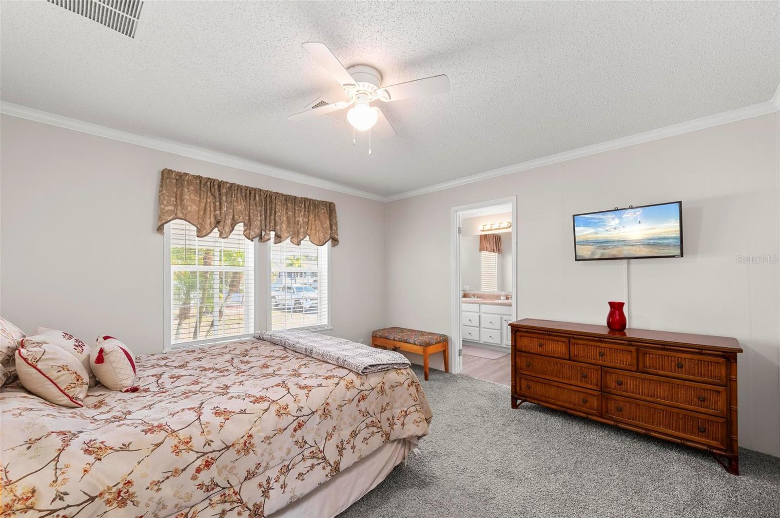 Image 16 of 60 For 1000 Kings Highway 390