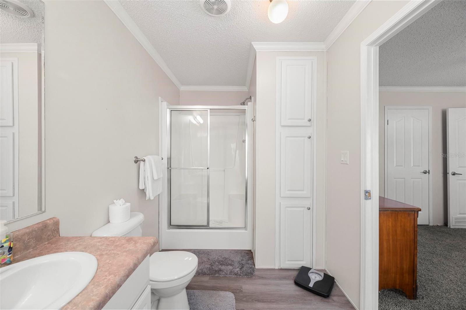 Image 20 of 60 For 1000 Kings Highway 390