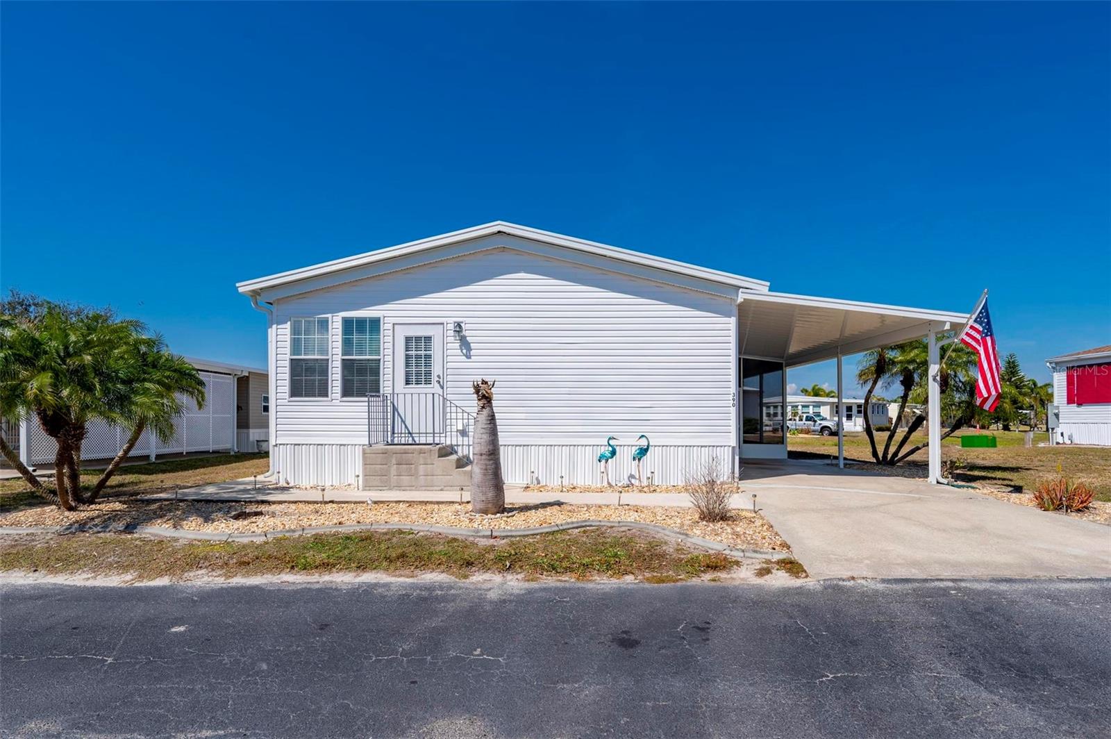 Image 28 of 60 For 1000 Kings Highway 390