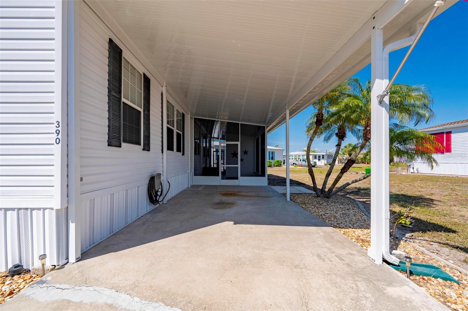 Image 31 of 60 For 1000 Kings Highway 390