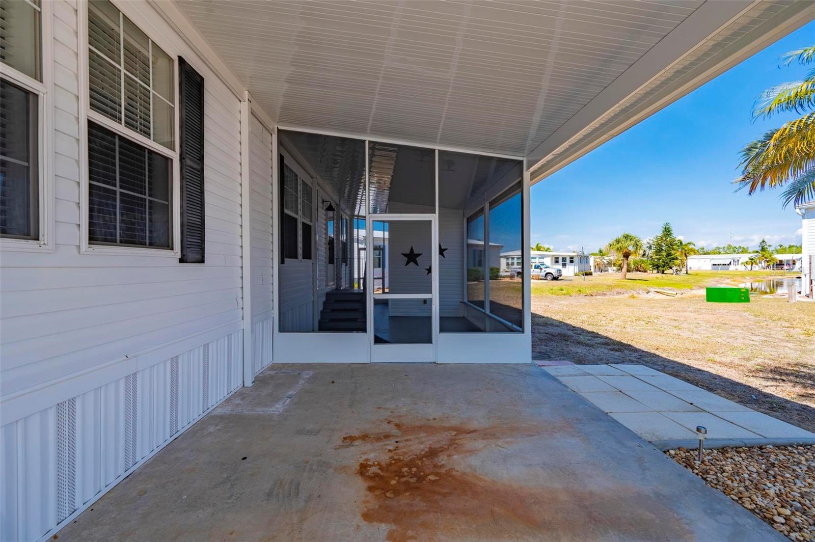 Image 33 of 60 For 1000 Kings Highway 390