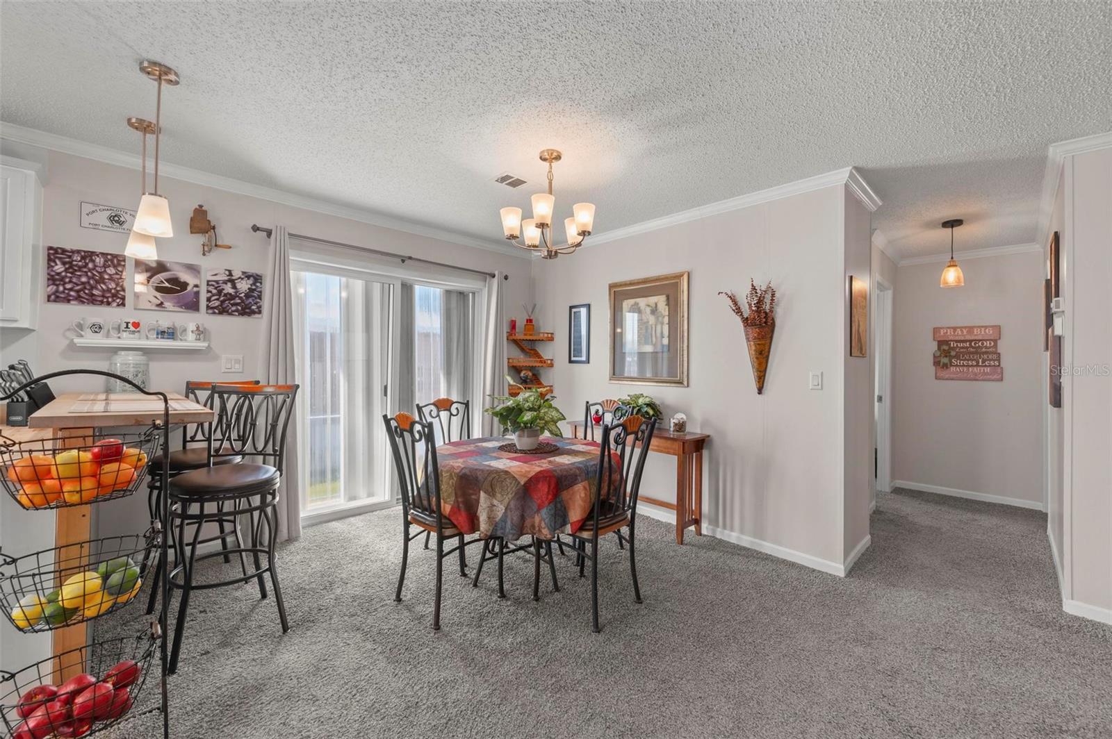 Image 7 of 60 For 1000 Kings Highway 390