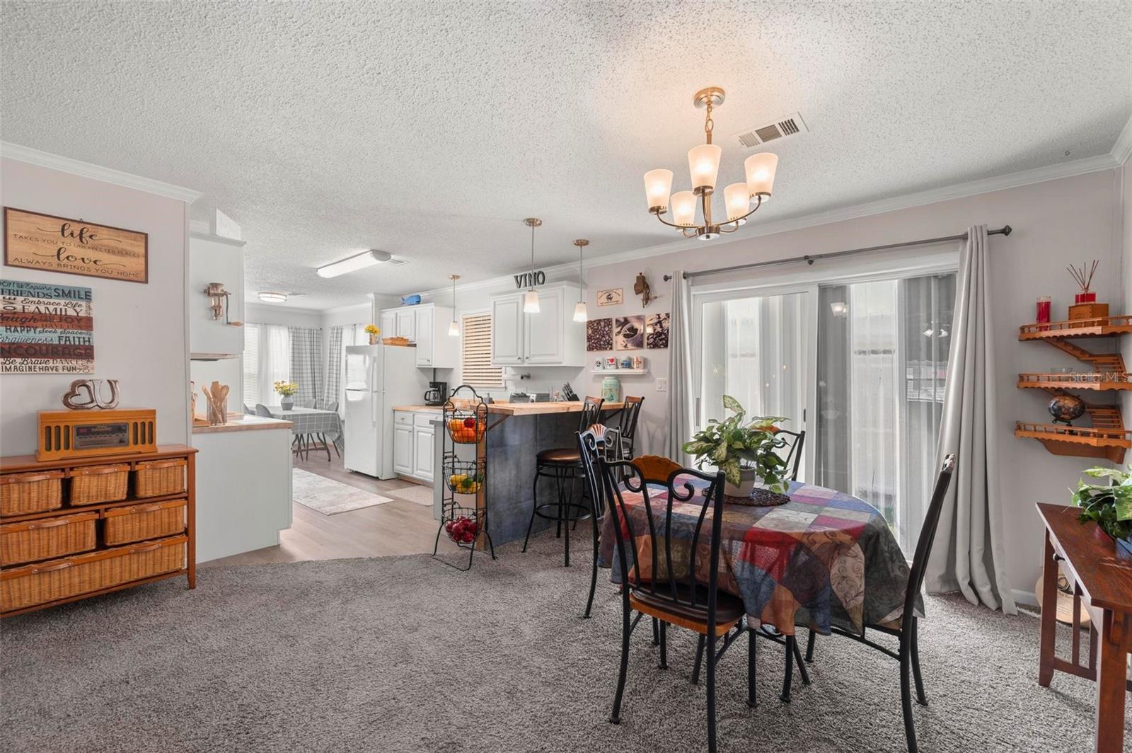 Image 8 of 60 For 1000 Kings Highway 390