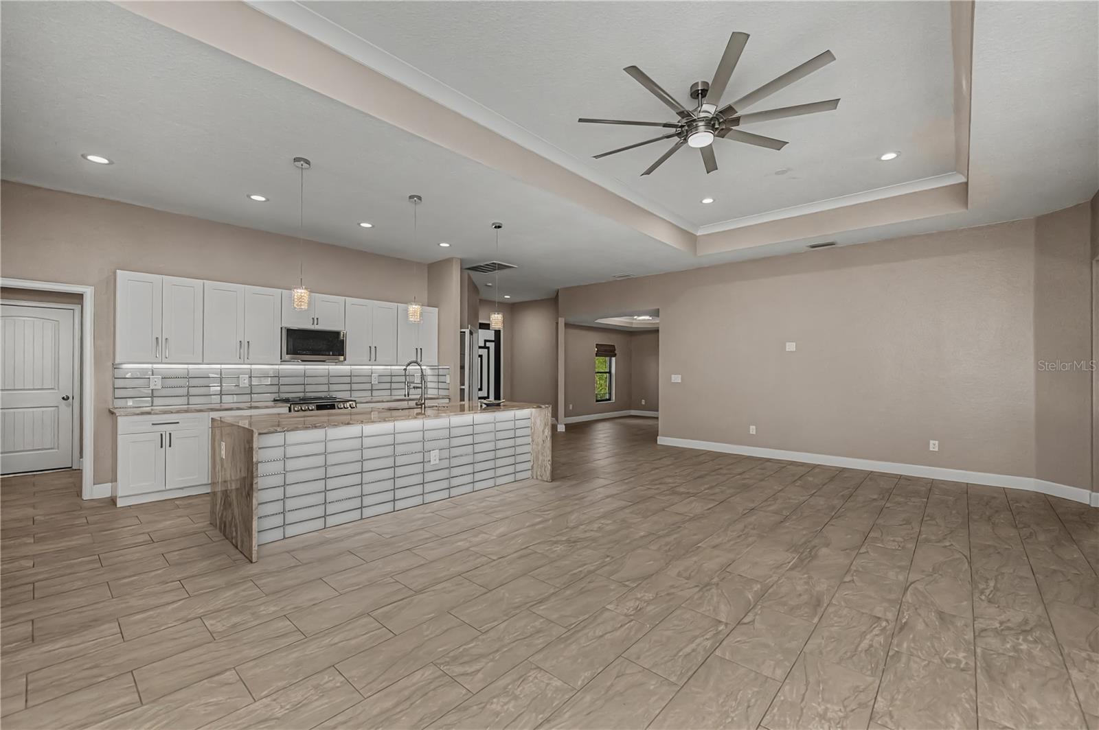 Image 14 of 73 For 159 April Road