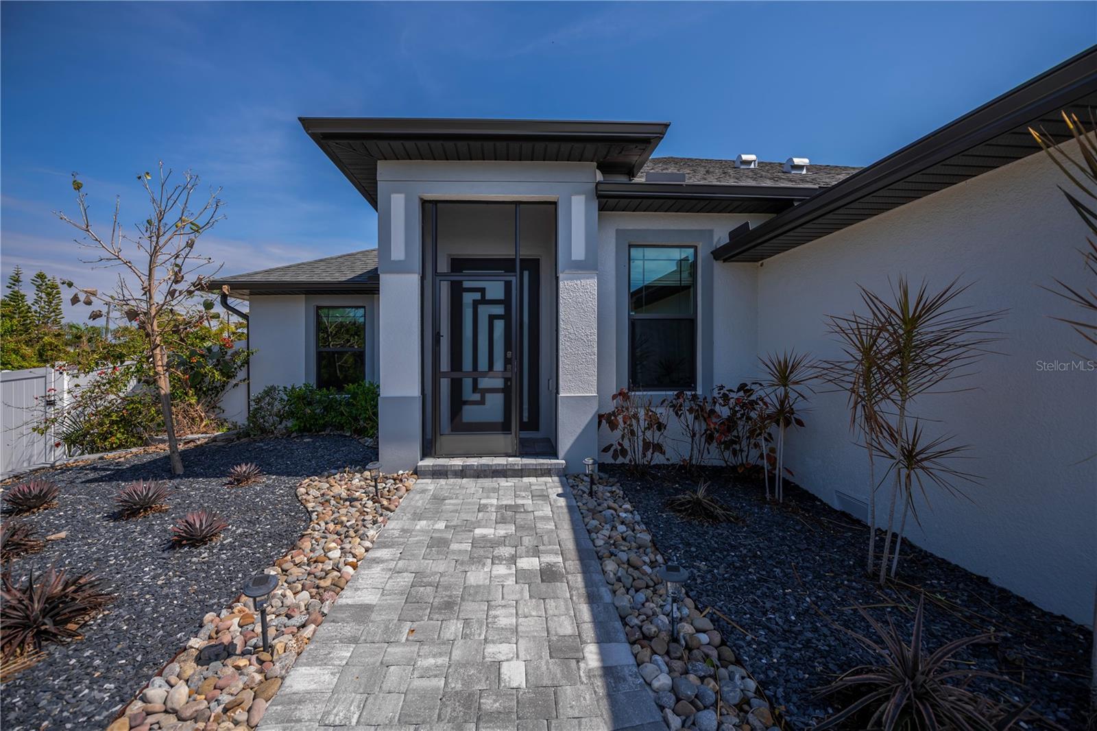 Image 6 of 73 For 159 April Road