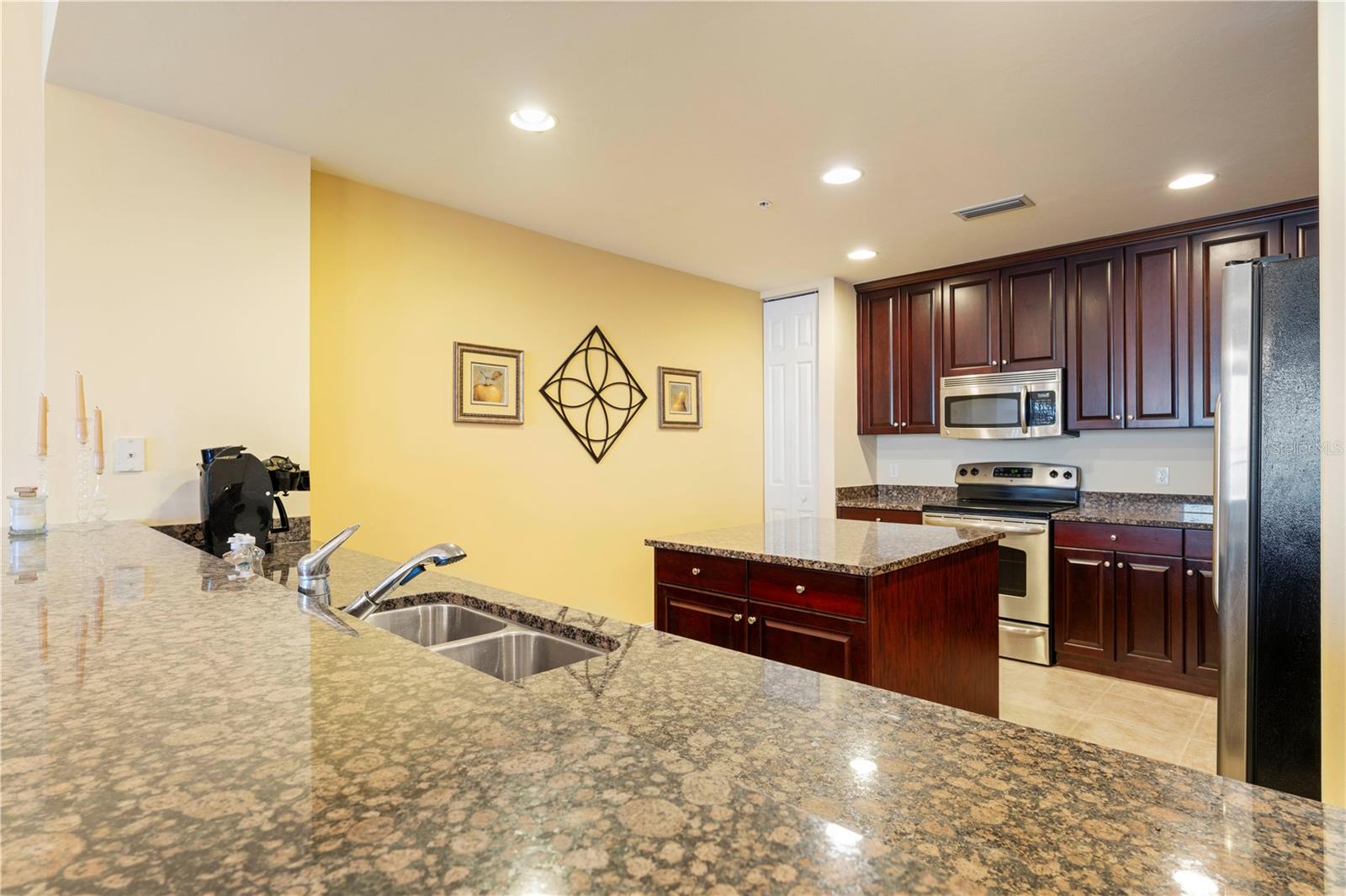 Image 20 of 75 For 85 Vivante Boulevard 8542