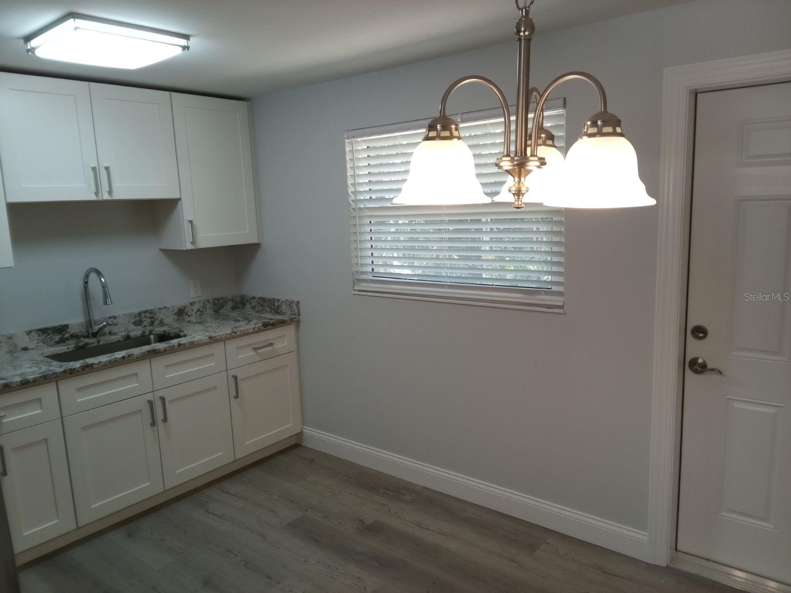 Listing photo id 0 for 426 E Virginia Ave