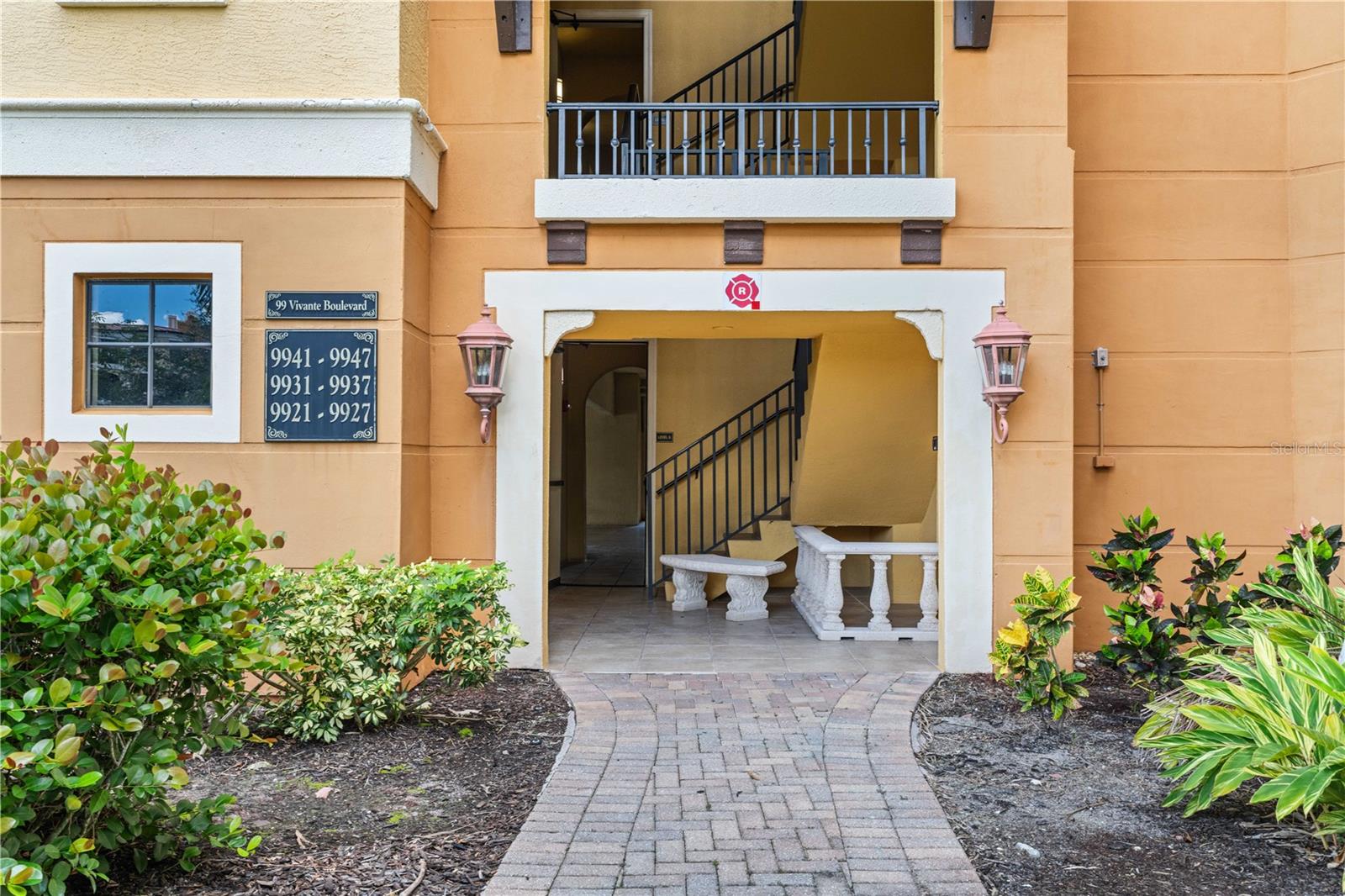 Image 14 of 79 For 99 Vivante Boulevard 9945