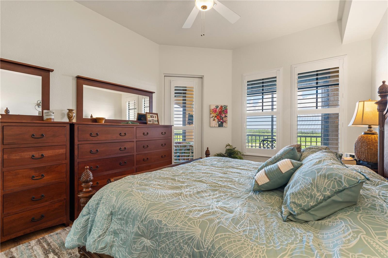 Image 30 of 79 For 99 Vivante Boulevard 9945