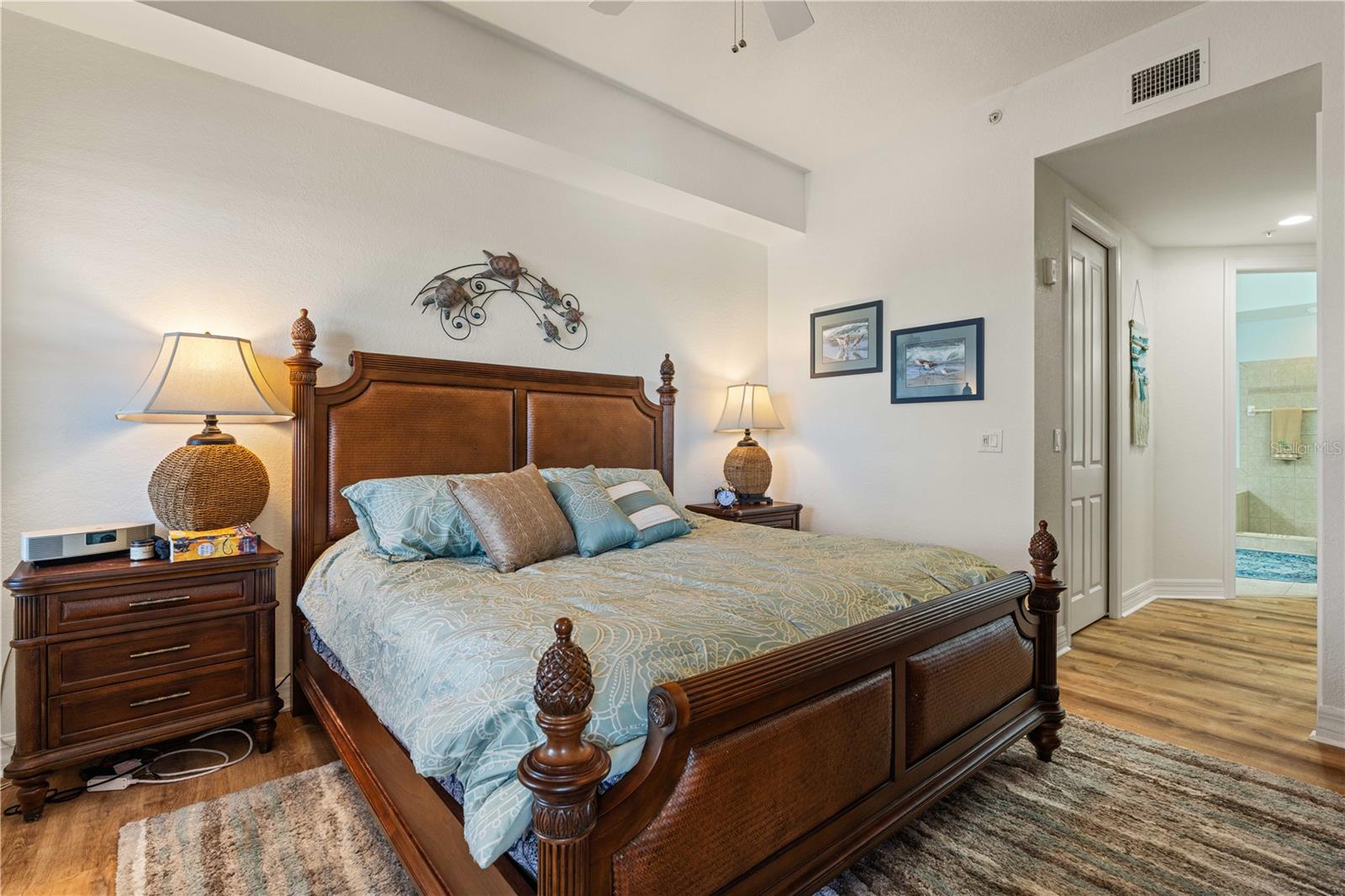 Image 31 of 79 For 99 Vivante Boulevard 9945