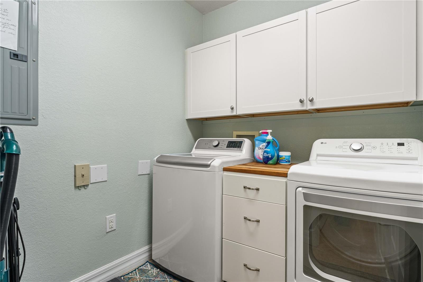 Image 41 of 79 For 99 Vivante Boulevard 9945