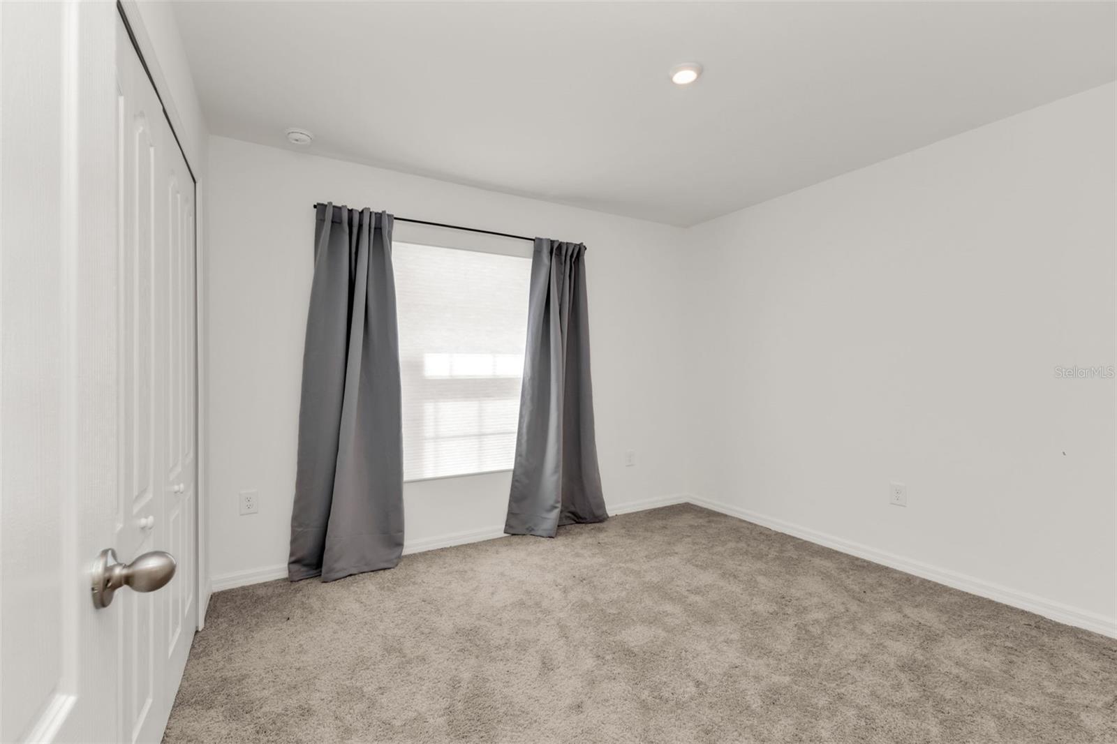 Image 8 of 34 For 1074 Marcus Street