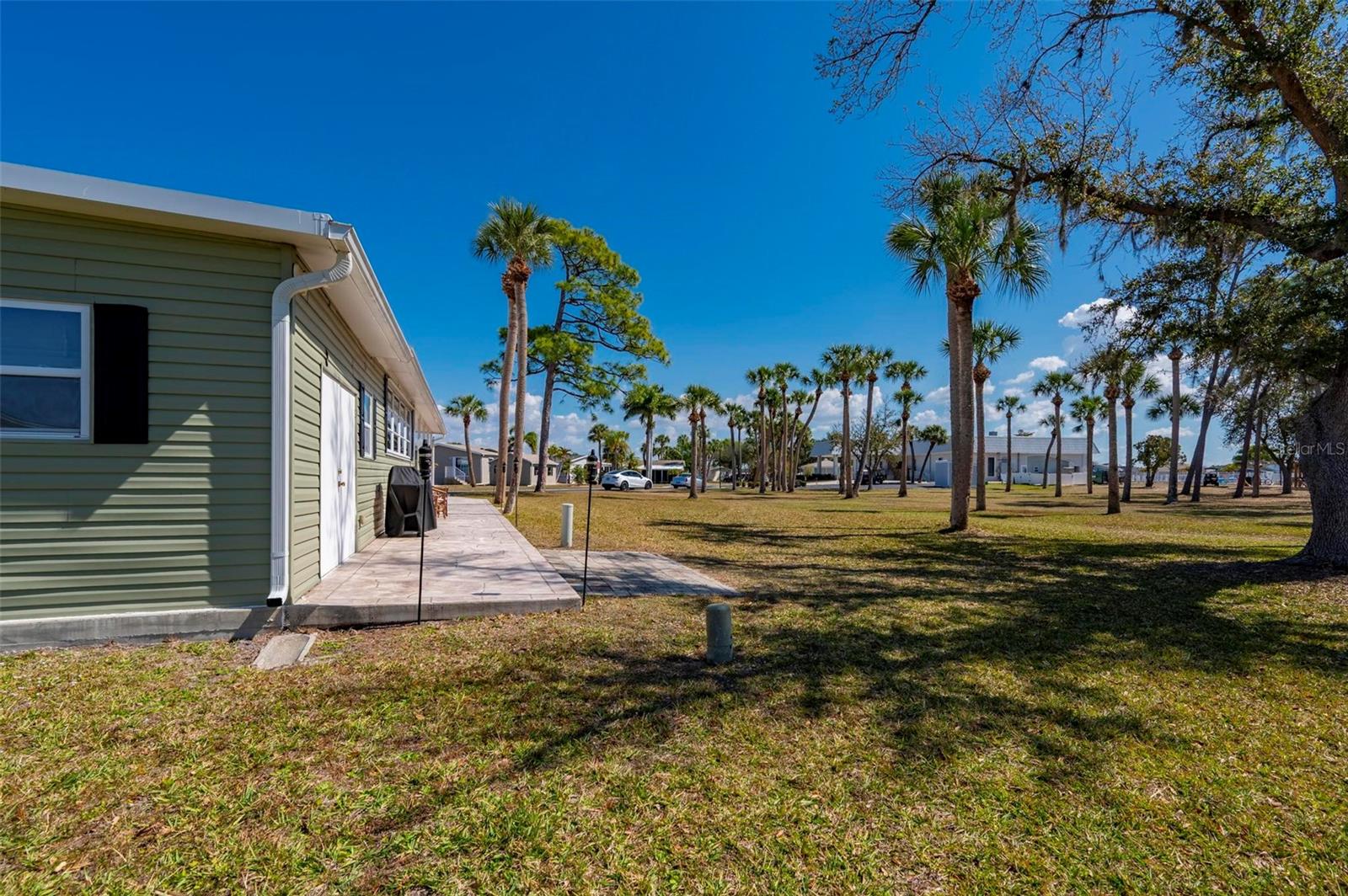 Image 49 of 81 For 1000 Kings Highway 191