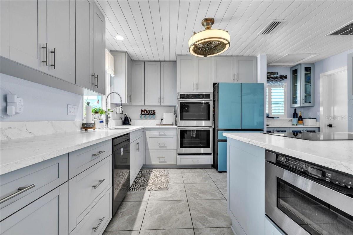 Image 11 of 56 For 2045 River Basin Terrace