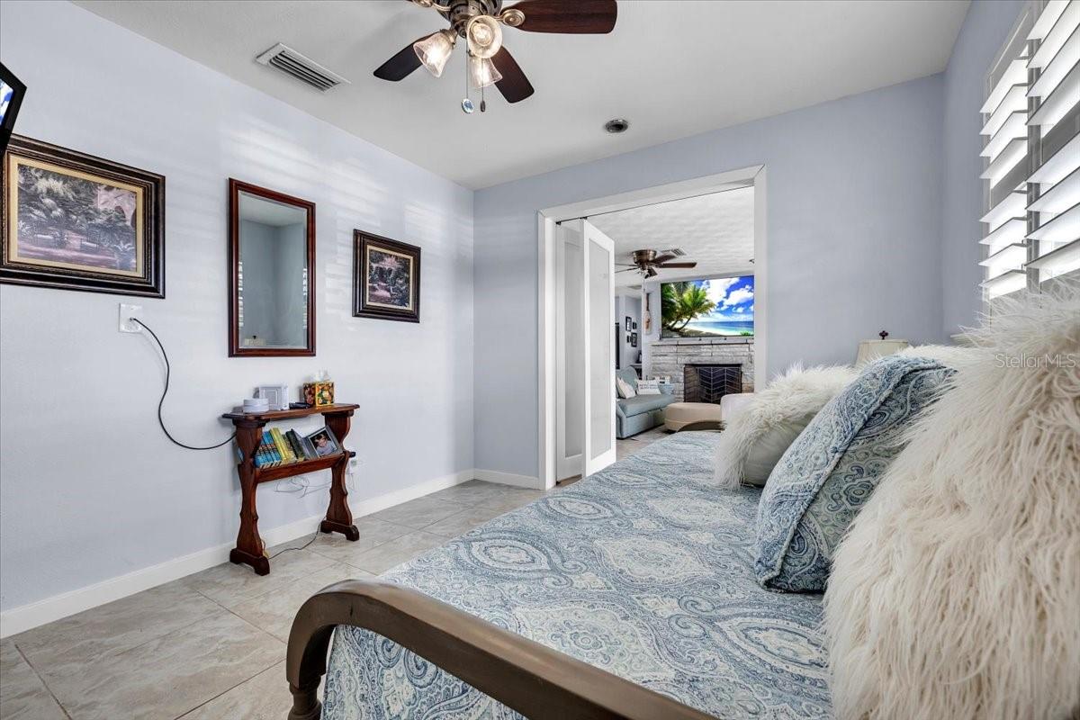 Image 27 of 56 For 2045 River Basin Terrace