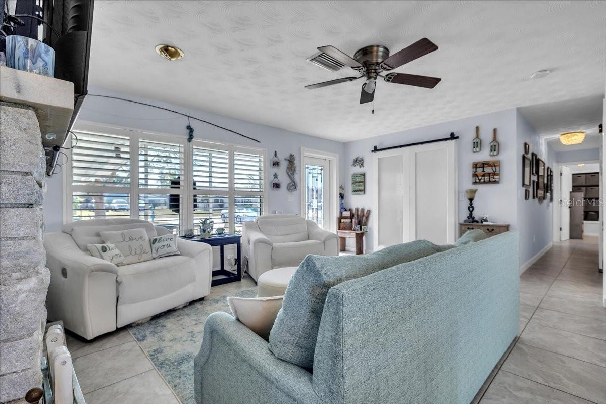 Image 7 of 56 For 2045 River Basin Terrace