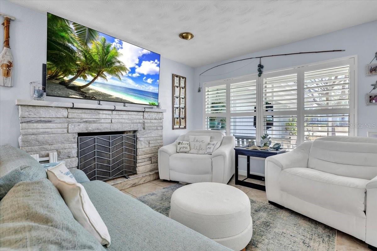 Image 8 of 56 For 2045 River Basin Terrace