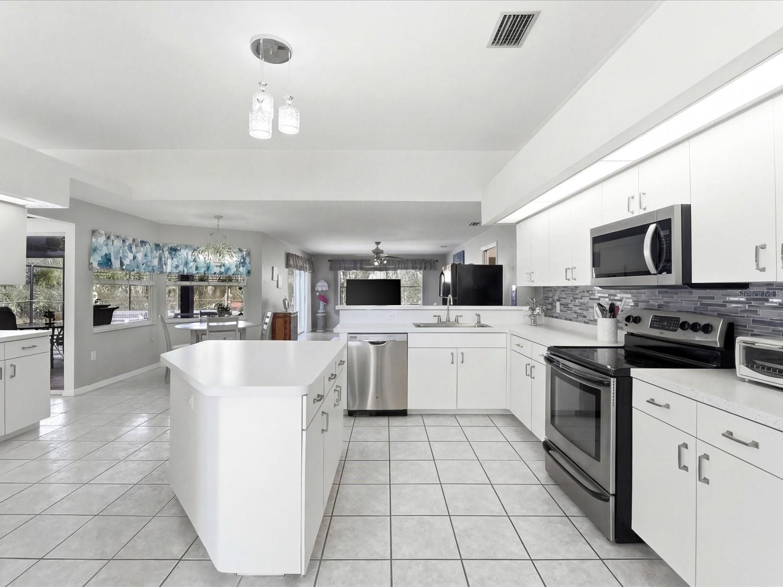 Image 10 of 48 For 421 Strasburg Drive