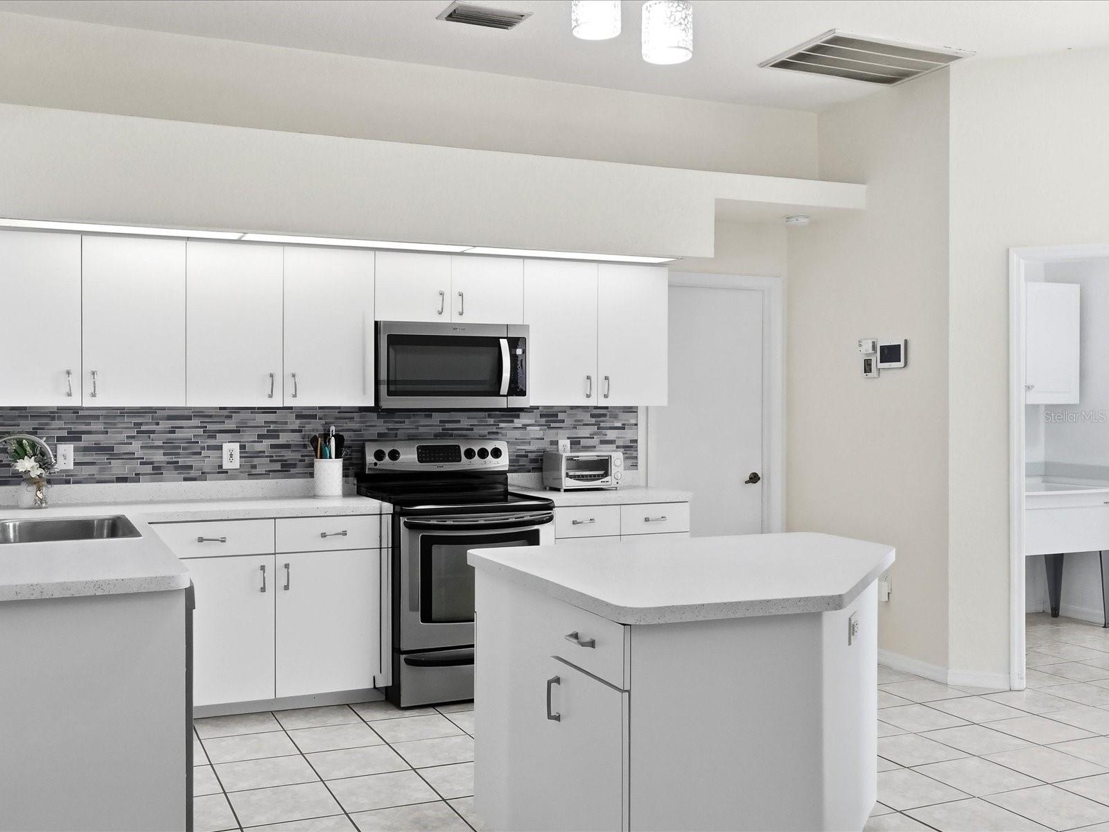 Image 12 of 48 For 421 Strasburg Drive